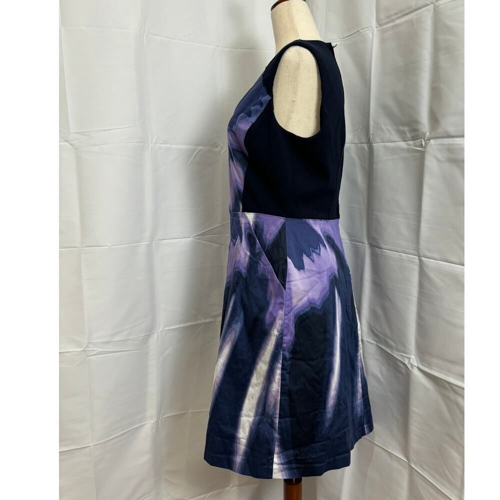 NWOT Tahari Abstract Print Shift Dress Size 8 - Picture 3 of 7